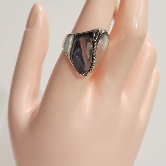 Genuine Vintage Sterling Silver "Twisted Abstract Wave" Solid Ring (Size 7.75) - Picture 7 of 12